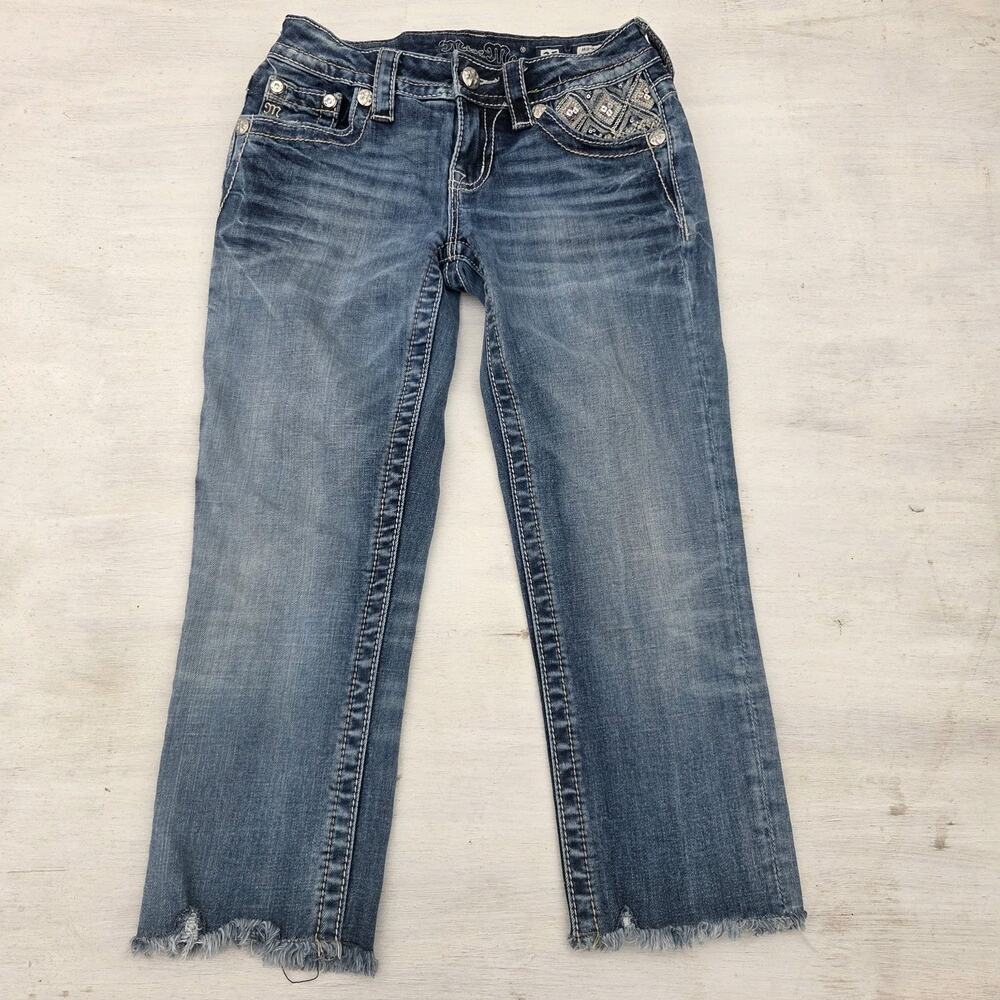 Miss Me Womens Mid Rise Capri 25 Blue Embroidered Bling Raw Hem